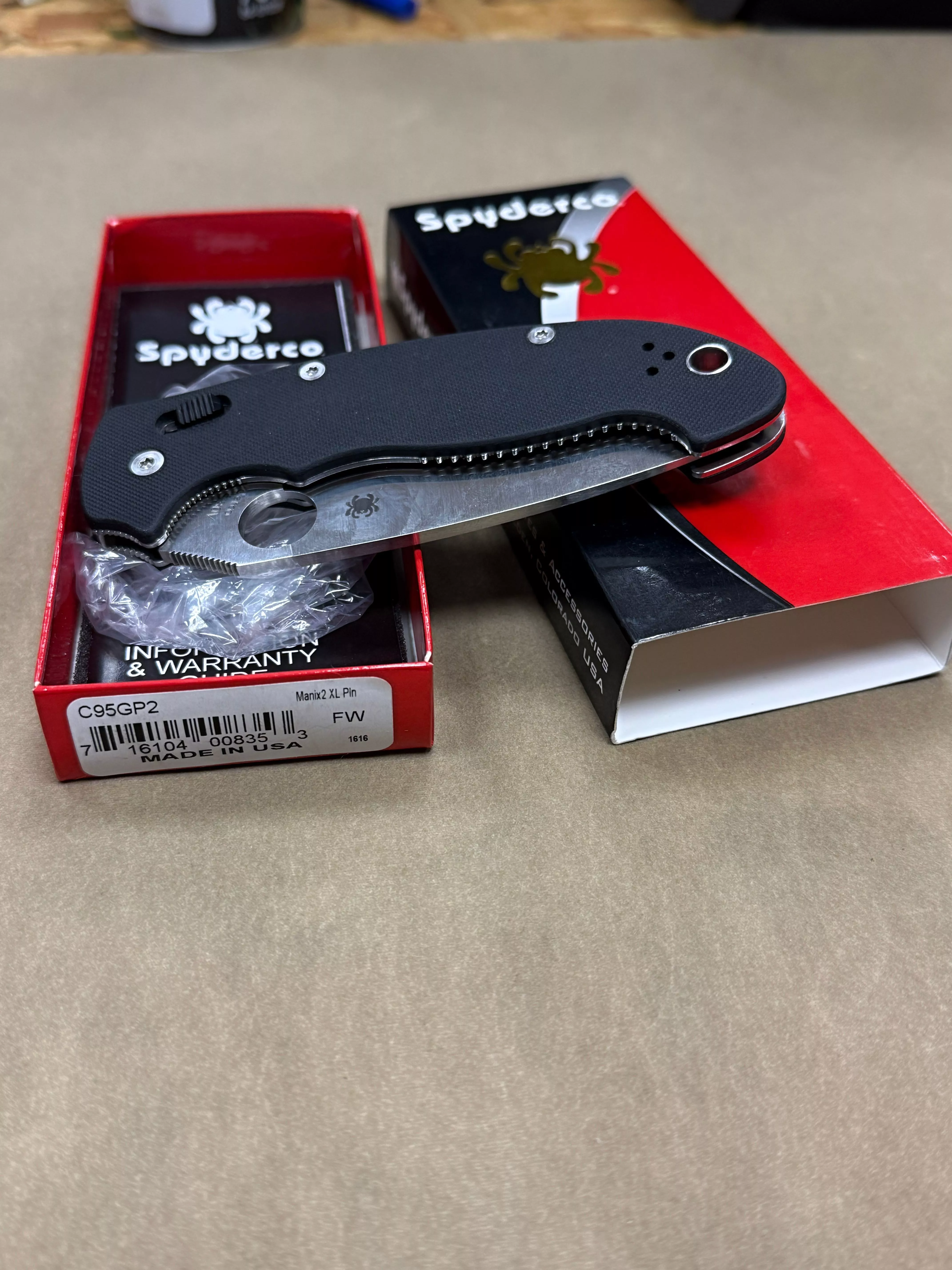 Spyderco Manix 2 XL detail