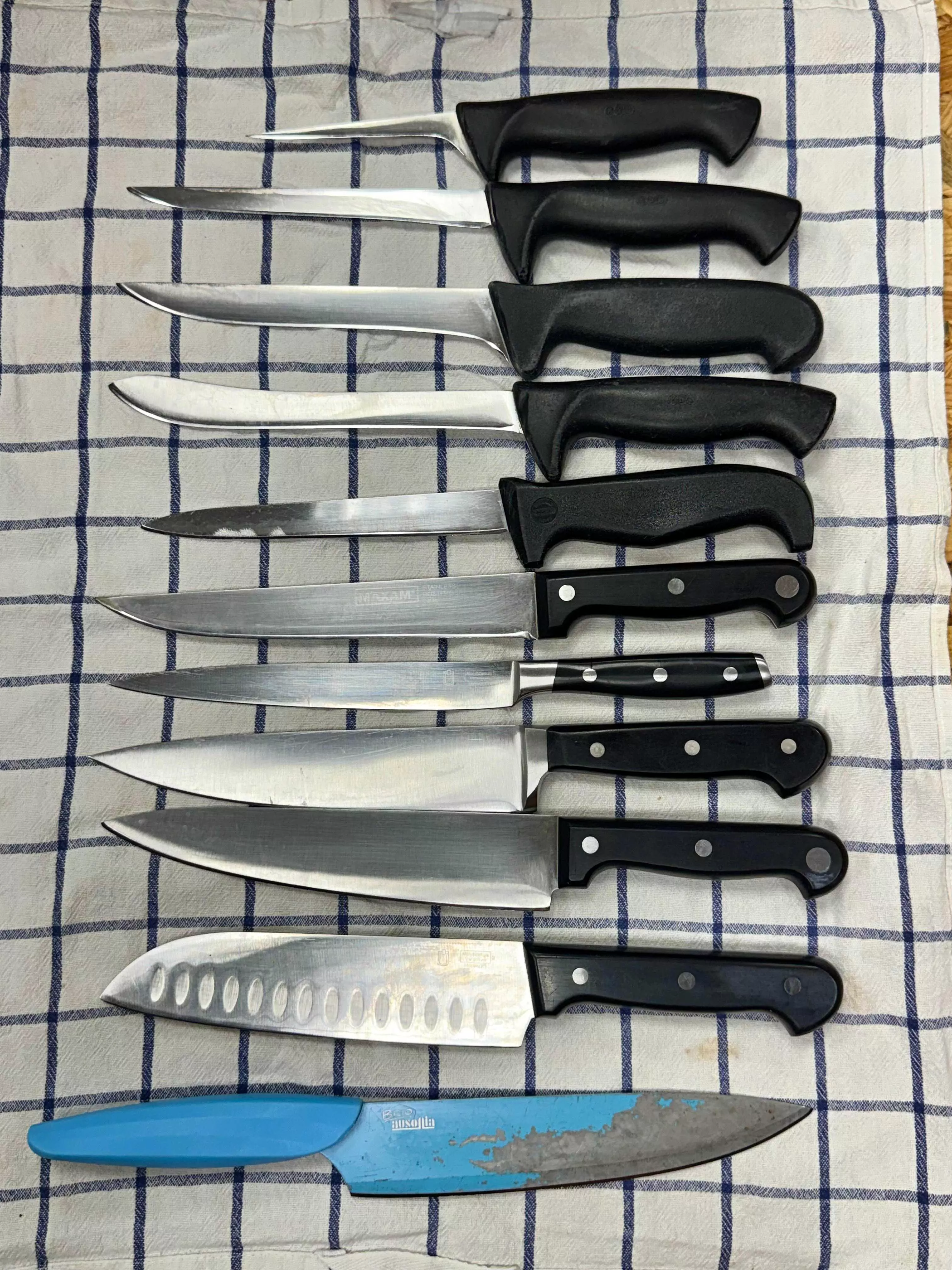 Kurýr NABROUSENEJ.CZ pro svoz a doručení nabroušených nožů v Praze